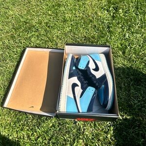 Air Jordan 1 Retro High OG Blue Chill